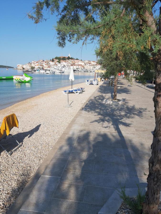 -Villa Sjor -Primosten-Apartmani- Has 2 Large Apartments And 2 Smaller Ones -Primosten Lokvice 6 Екстер'єр фото