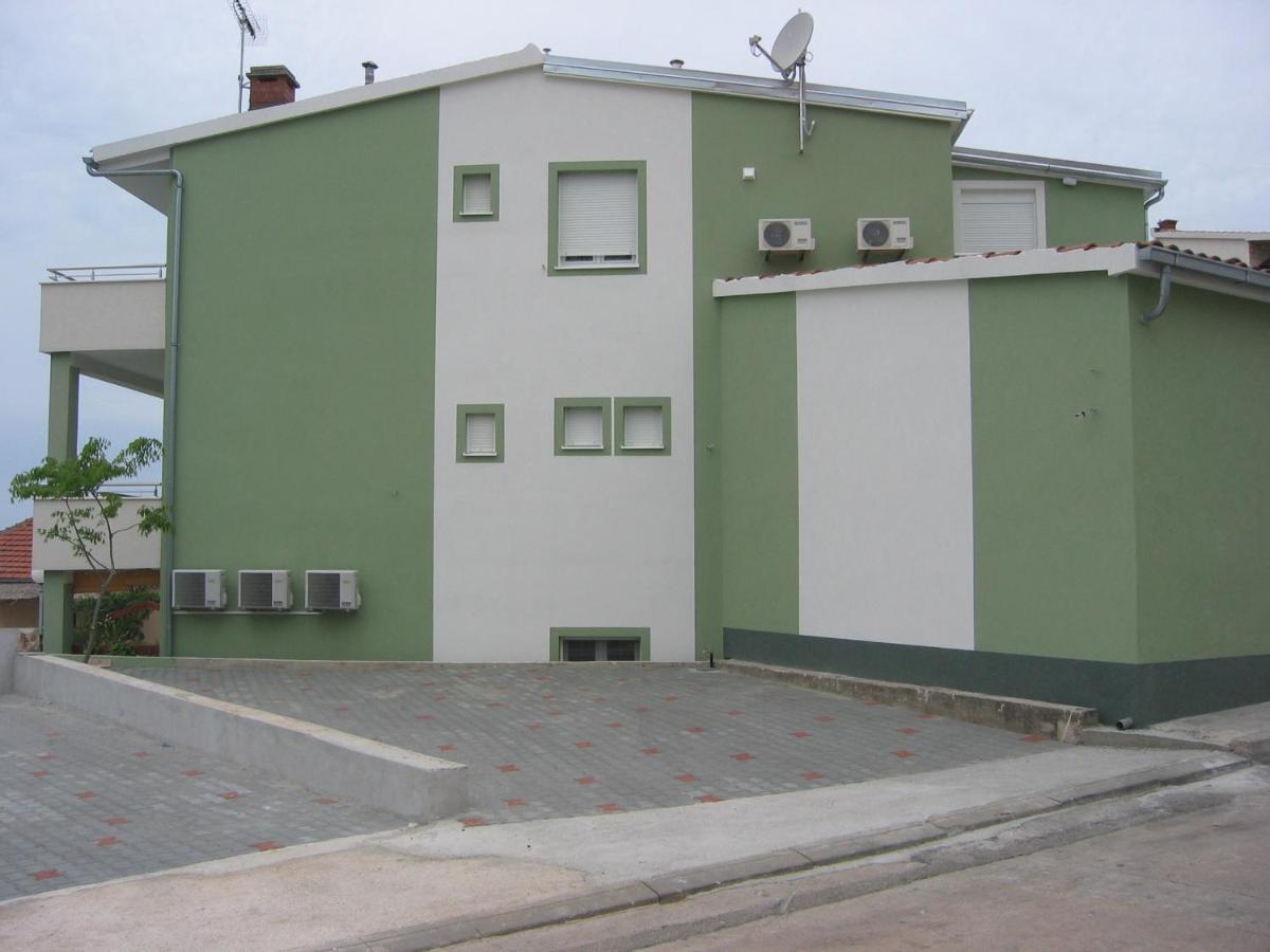 -Villa Sjor -Primosten-Apartmani- Has 2 Large Apartments And 2 Smaller Ones -Primosten Lokvice 6 Екстер'єр фото