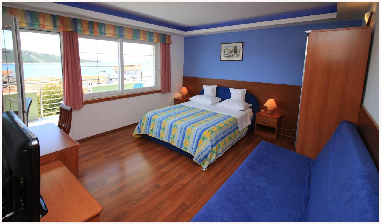 -Villa Sjor -Primosten-Apartmani- Has 2 Large Apartments And 2 Smaller Ones -Primosten Lokvice 6 Екстер'єр фото