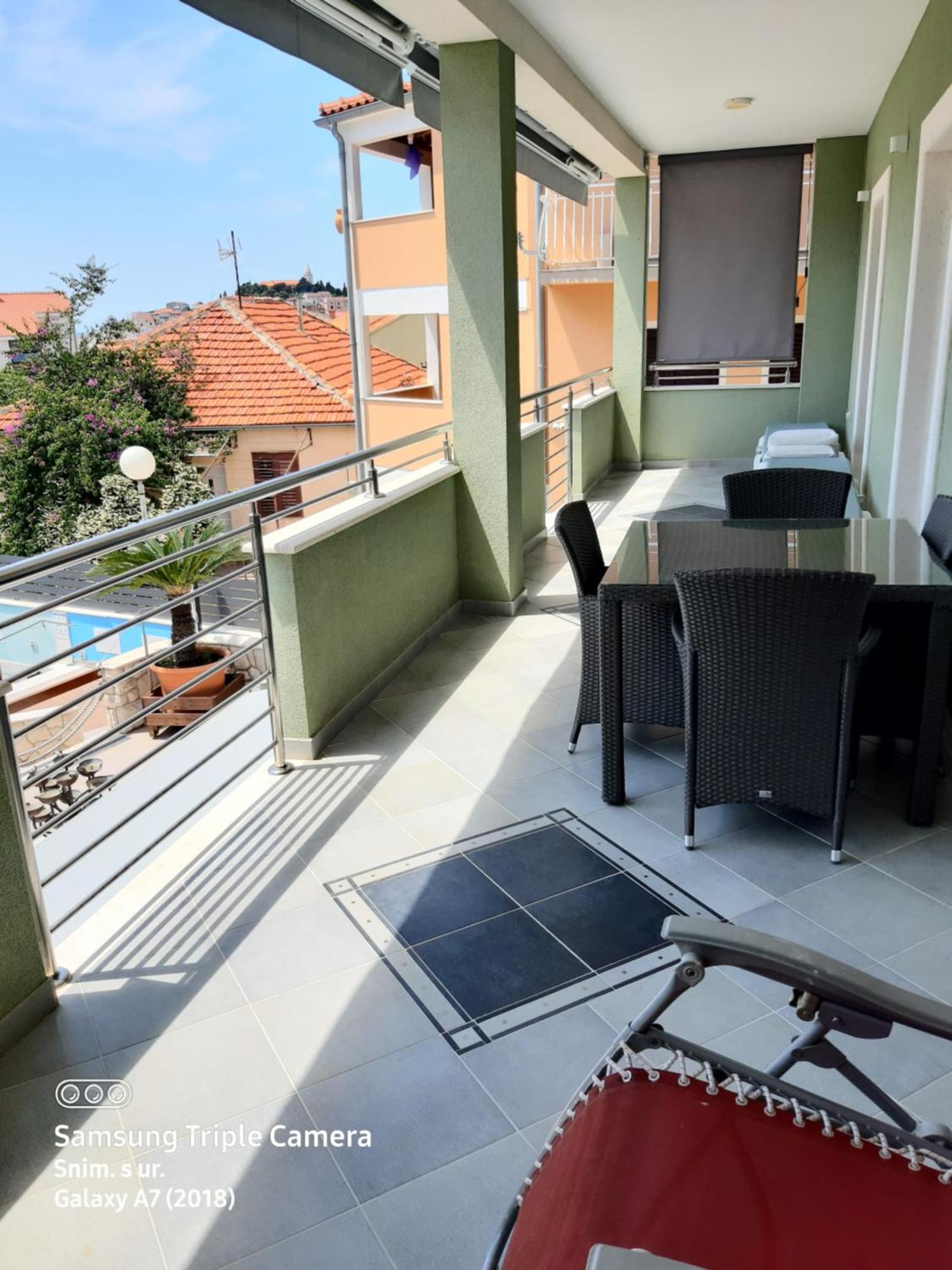 -Villa Sjor -Primosten-Apartmani- Has 2 Large Apartments And 2 Smaller Ones -Primosten Lokvice 6 Екстер'єр фото